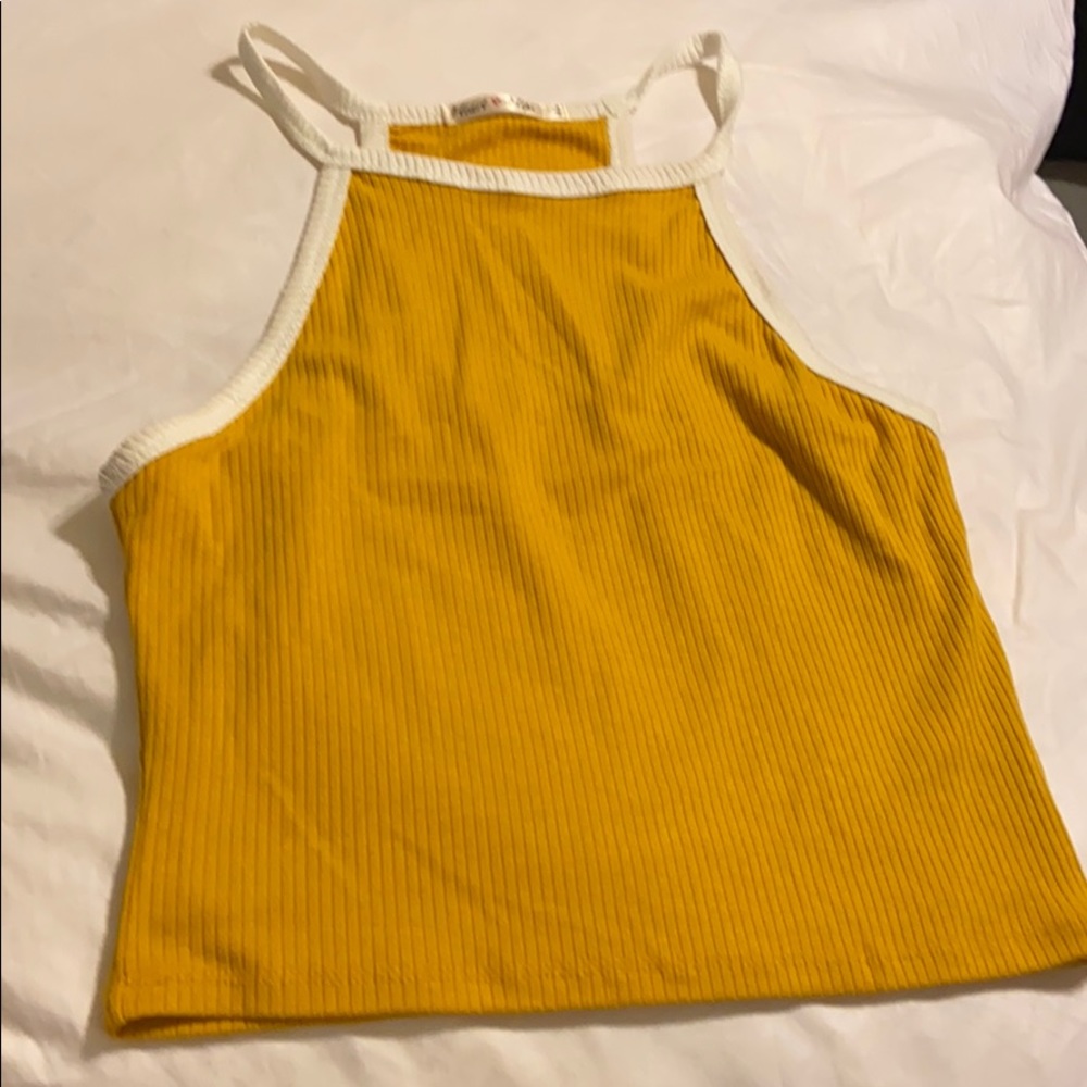 Short top - Picture 3 of 6